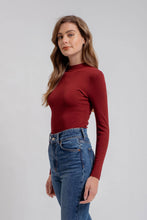 Load image into Gallery viewer, Burgundy Seamless Mock Neck Sweater Knit Pullover
